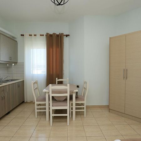 Michelle Apartments Ксамил Экстерьер фото