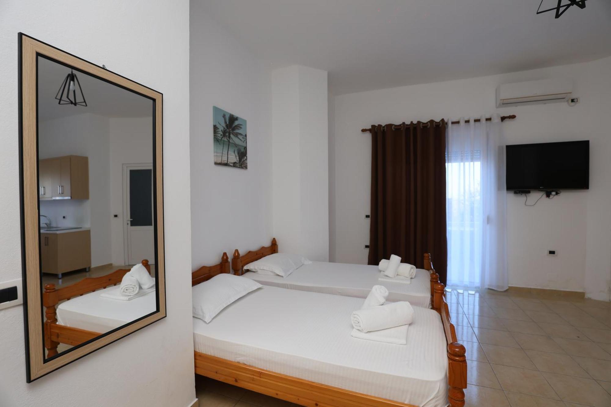 Michelle Apartments Ксамил Экстерьер фото