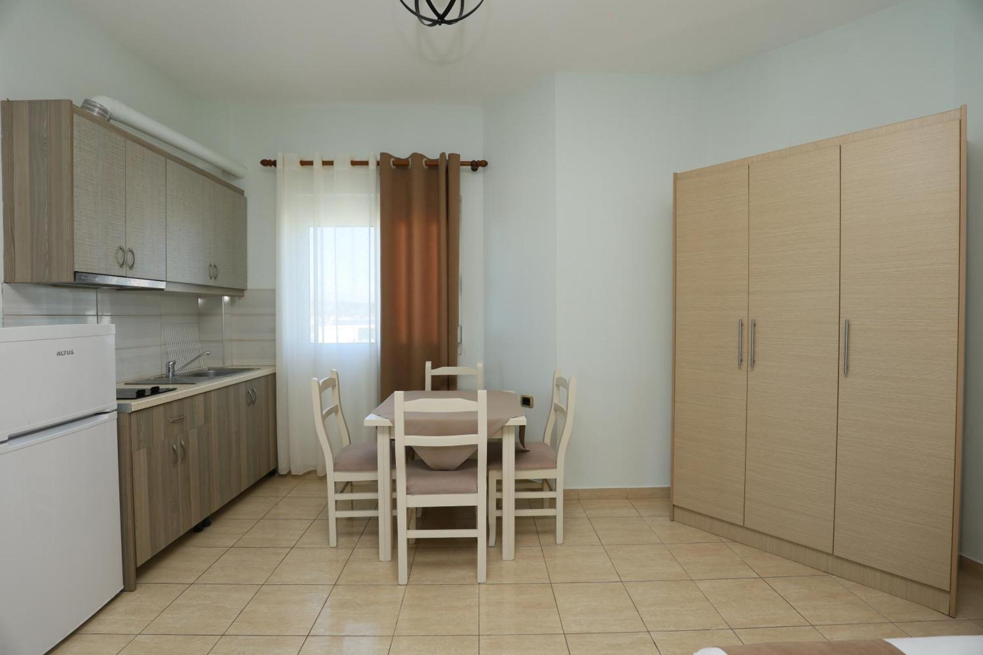Michelle Apartments Ксамил Экстерьер фото