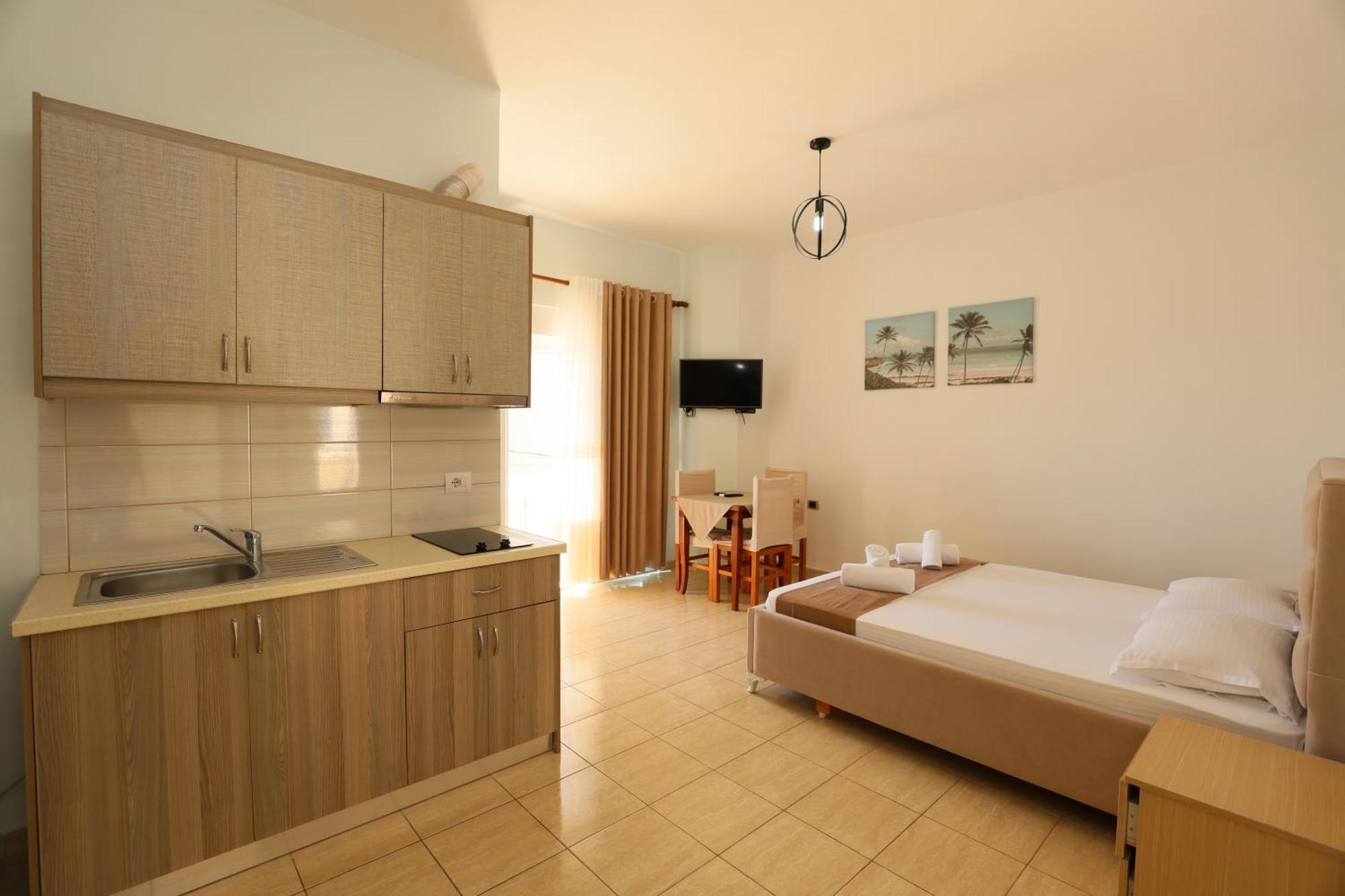 Michelle Apartments Ксамил Экстерьер фото