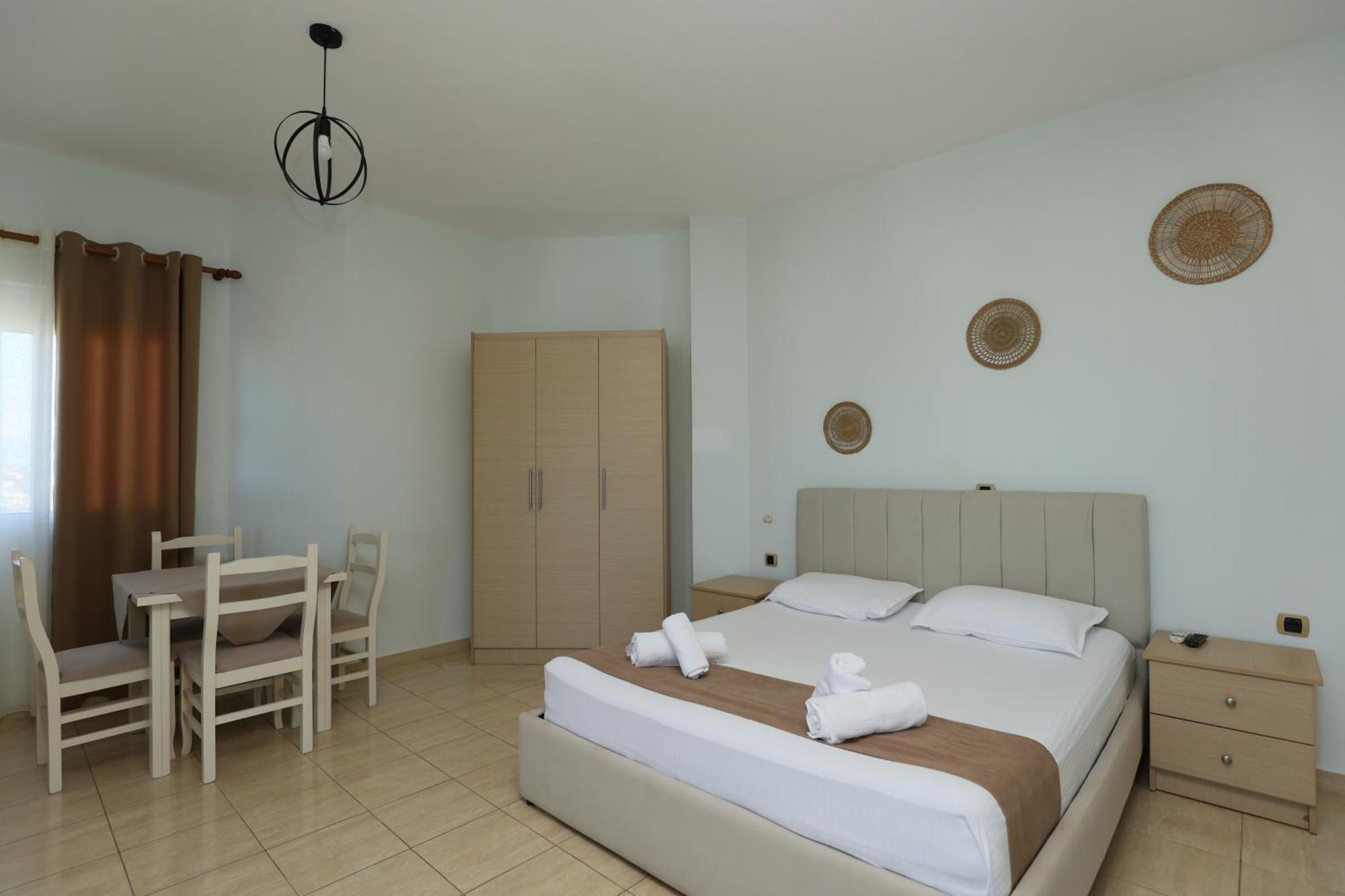 Michelle Apartments Ксамил Экстерьер фото
