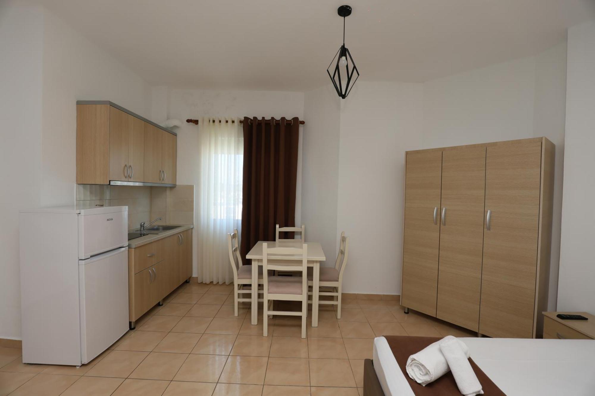 Michelle Apartments Ксамил Экстерьер фото