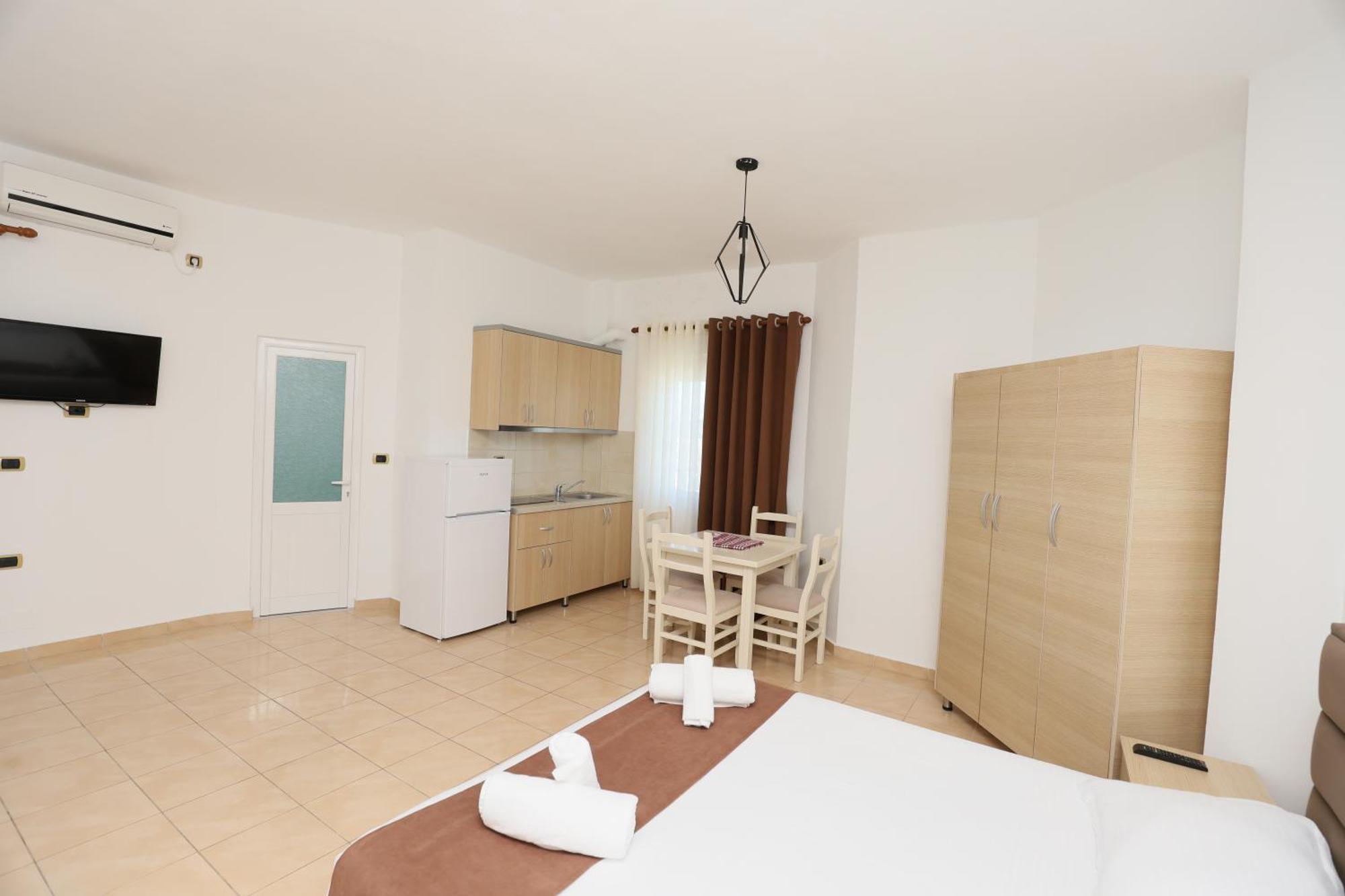 Michelle Apartments Ксамил Экстерьер фото