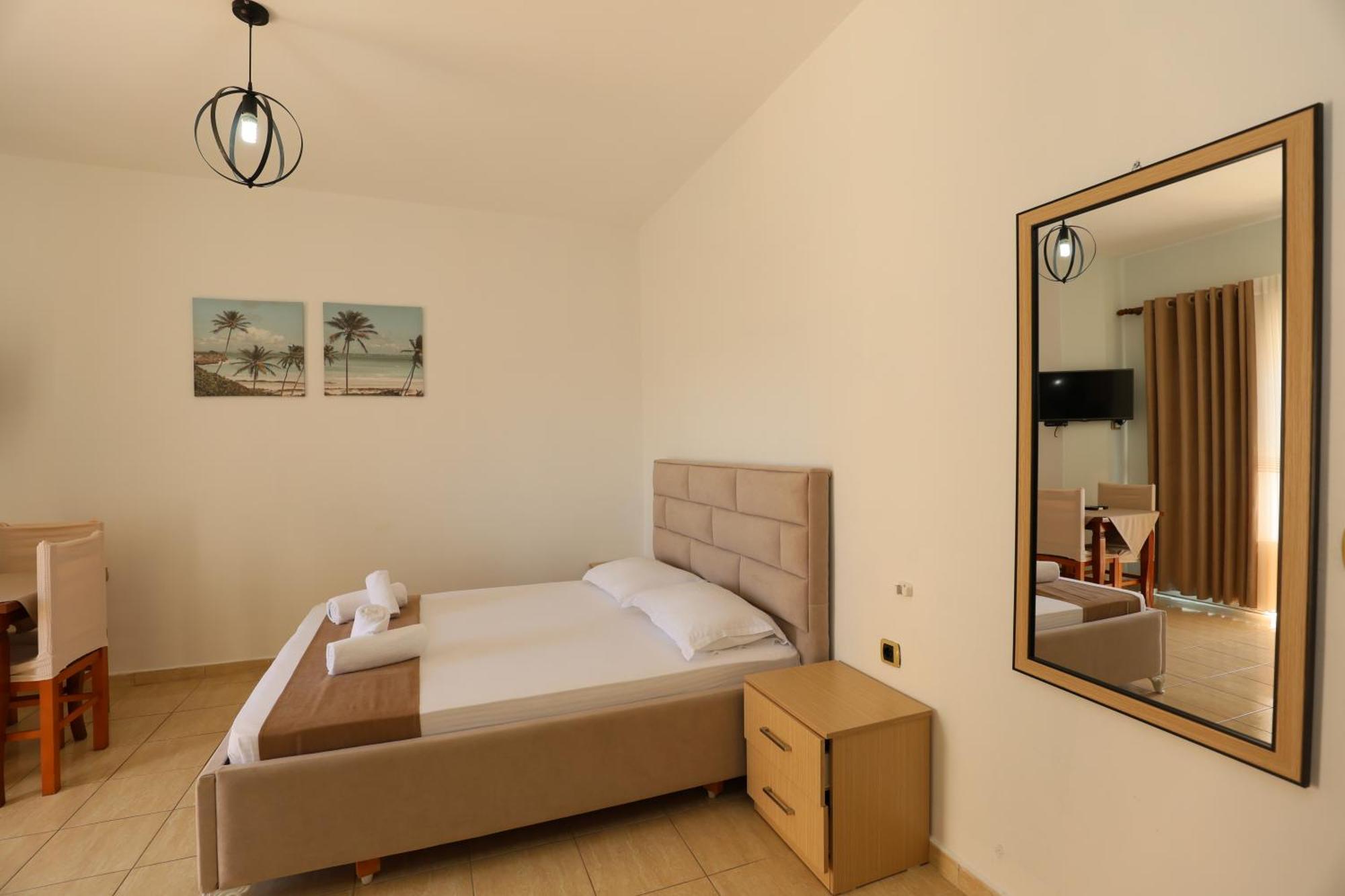 Michelle Apartments Ксамил Экстерьер фото