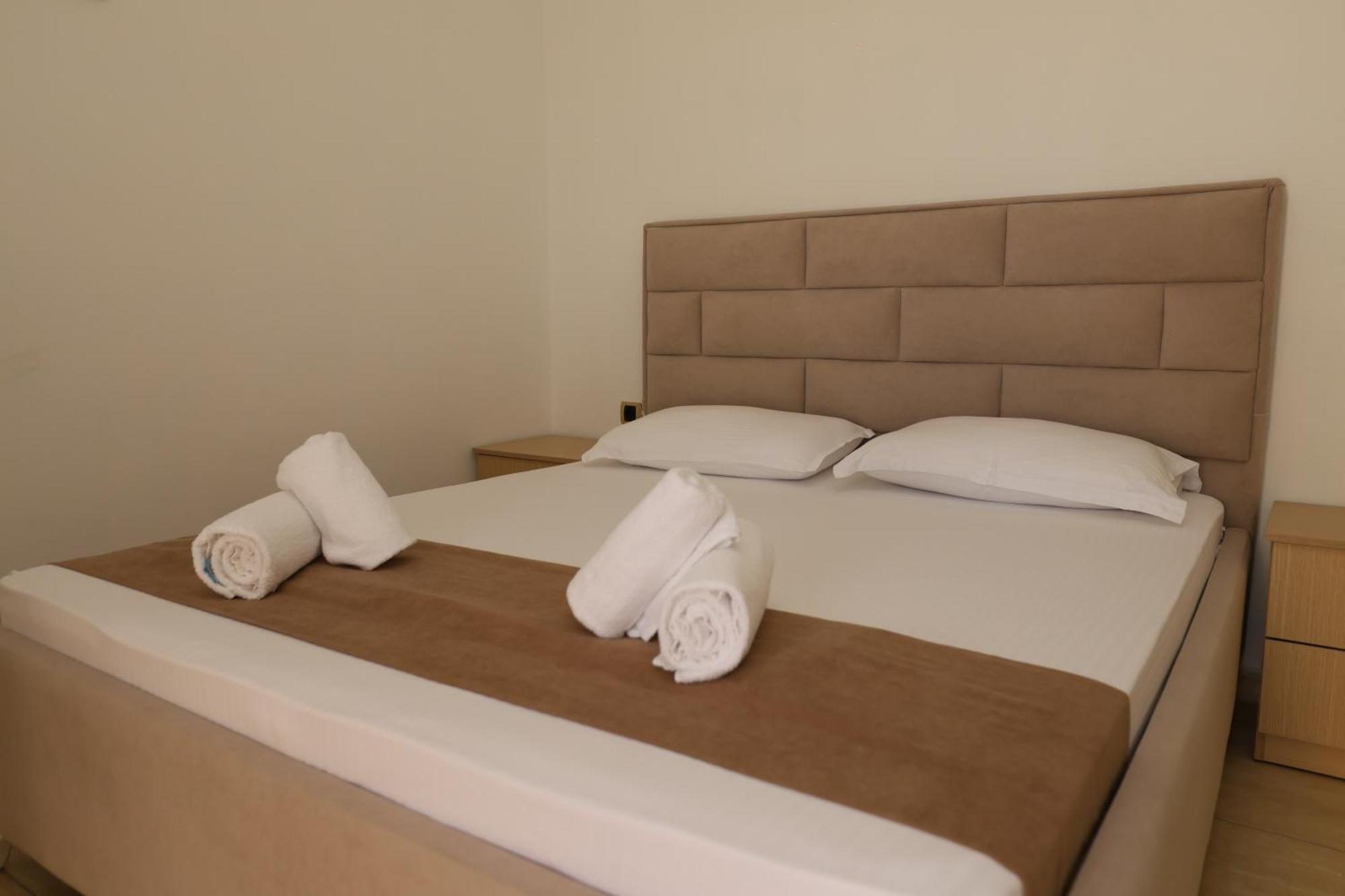 Michelle Apartments Ксамил Экстерьер фото
