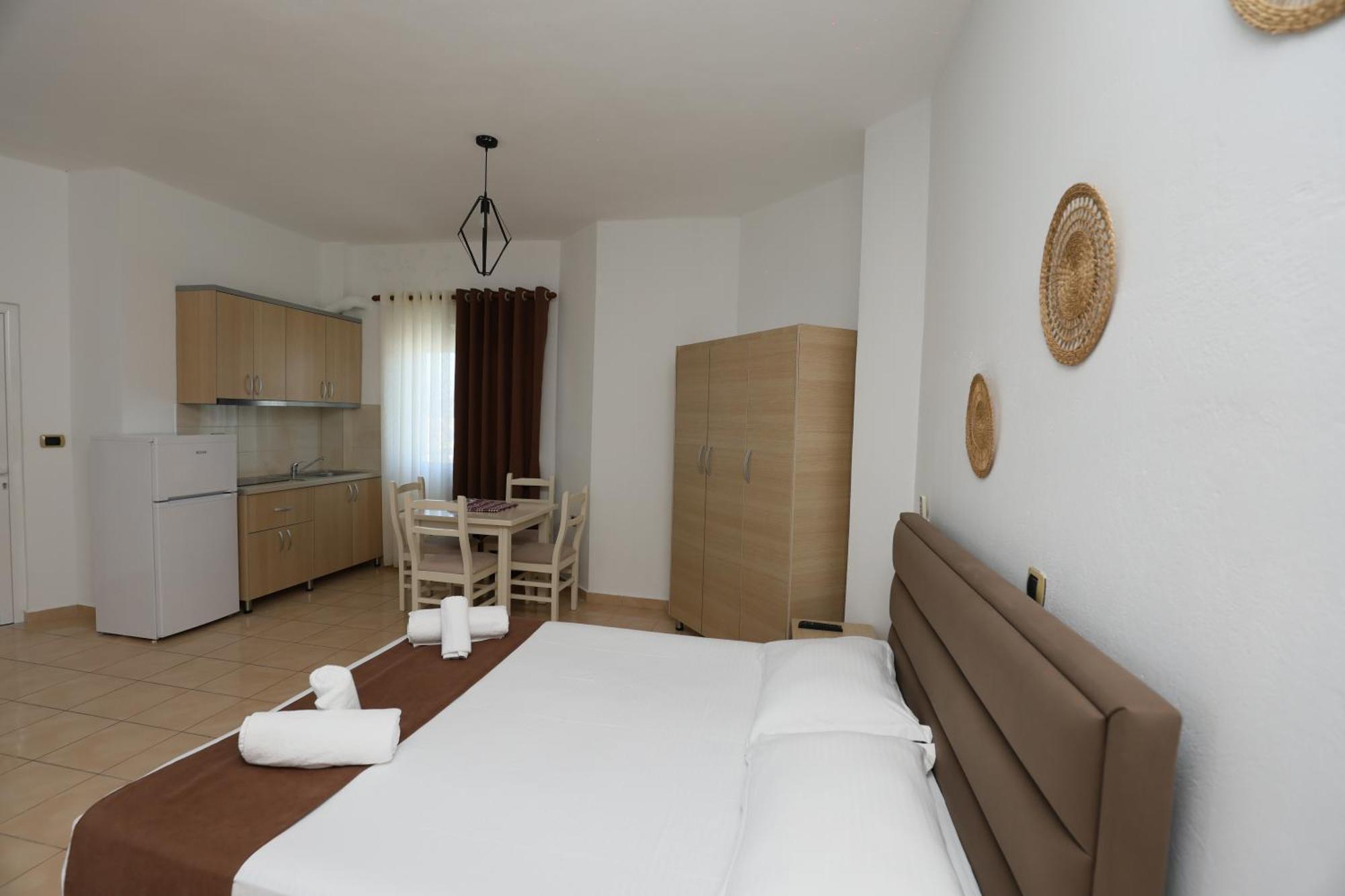 Michelle Apartments Ксамил Экстерьер фото