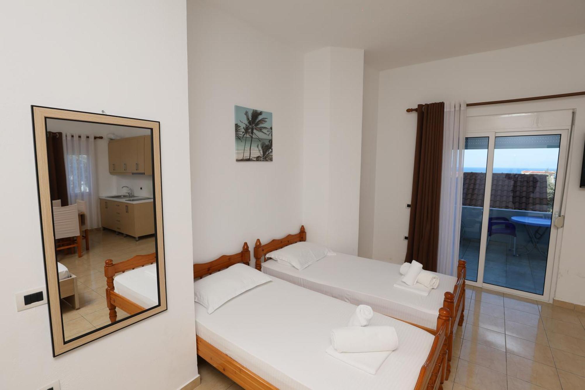 Michelle Apartments Ксамил Экстерьер фото