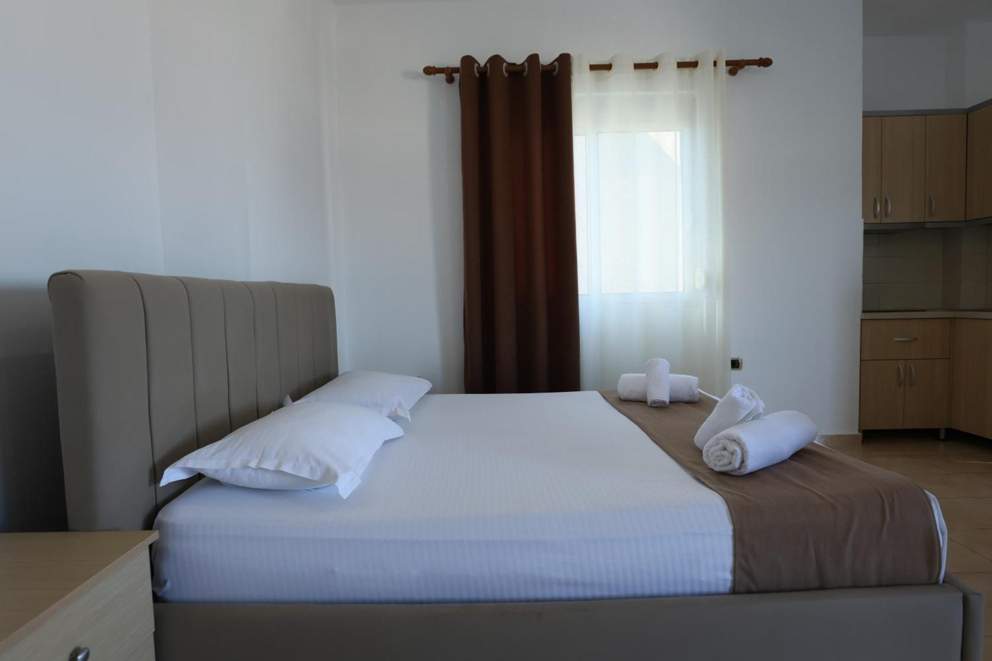 Michelle Apartments Ксамил Экстерьер фото