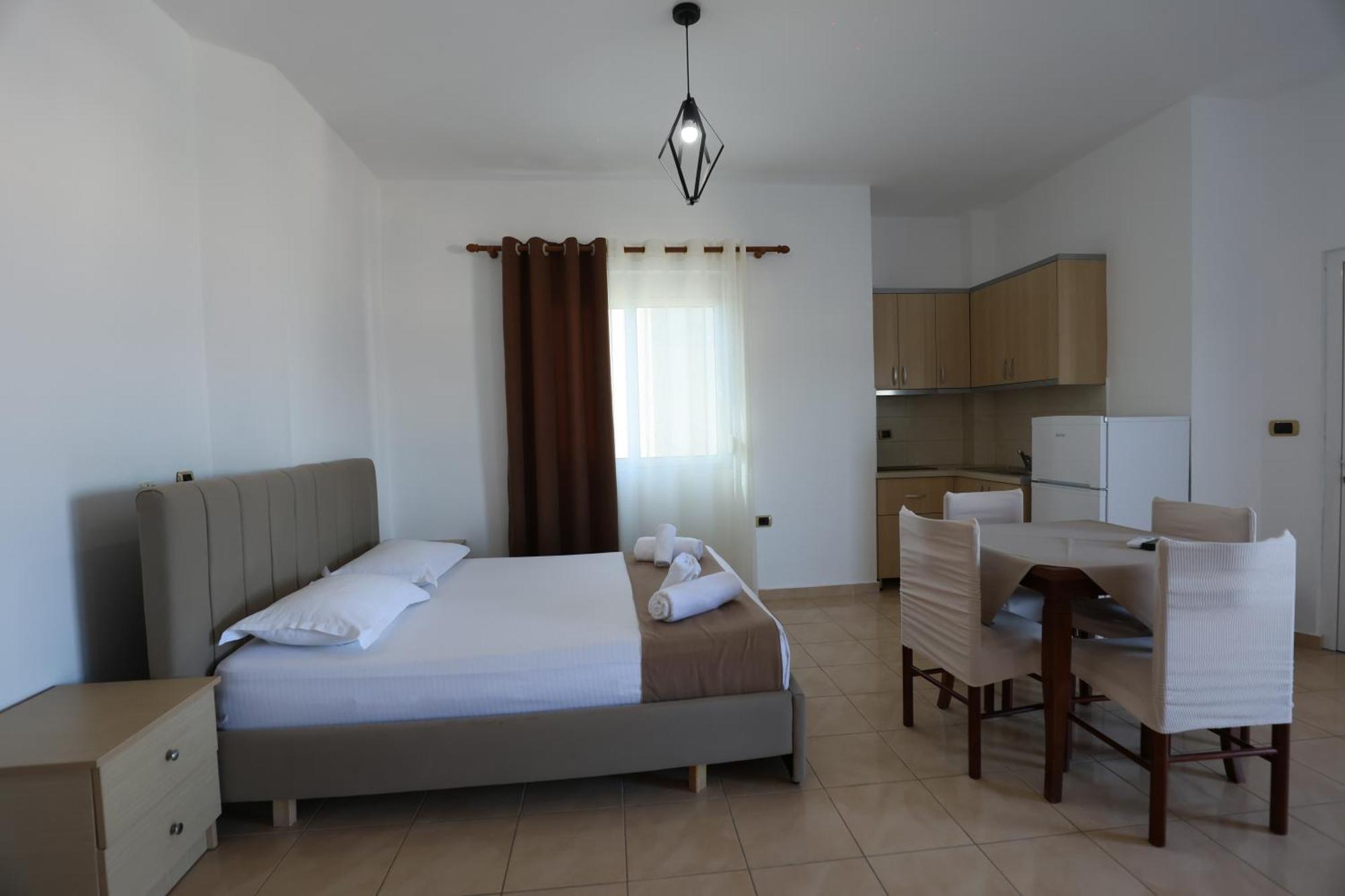 Michelle Apartments Ксамил Экстерьер фото