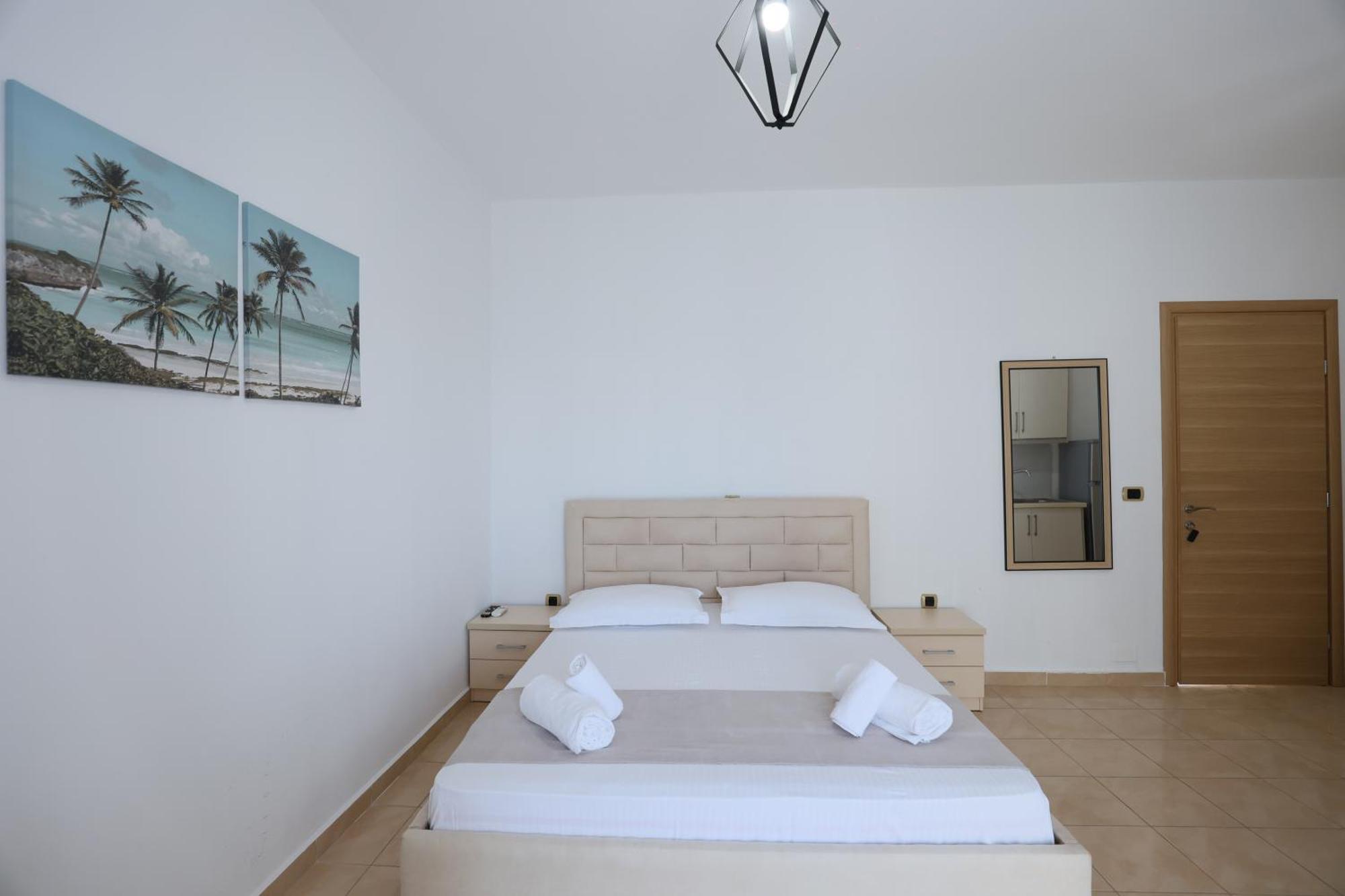 Michelle Apartments Ксамил Экстерьер фото