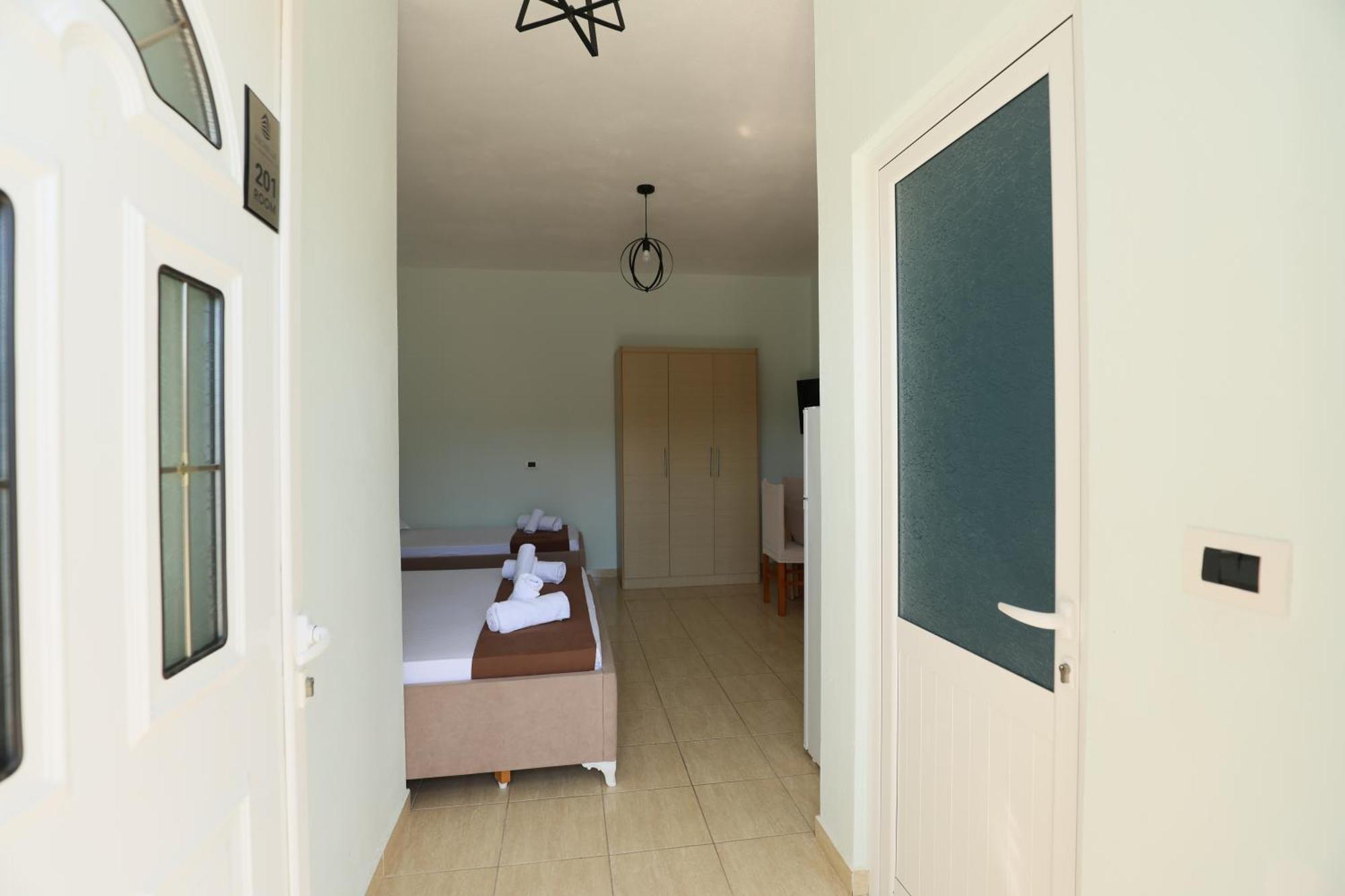 Michelle Apartments Ксамил Экстерьер фото